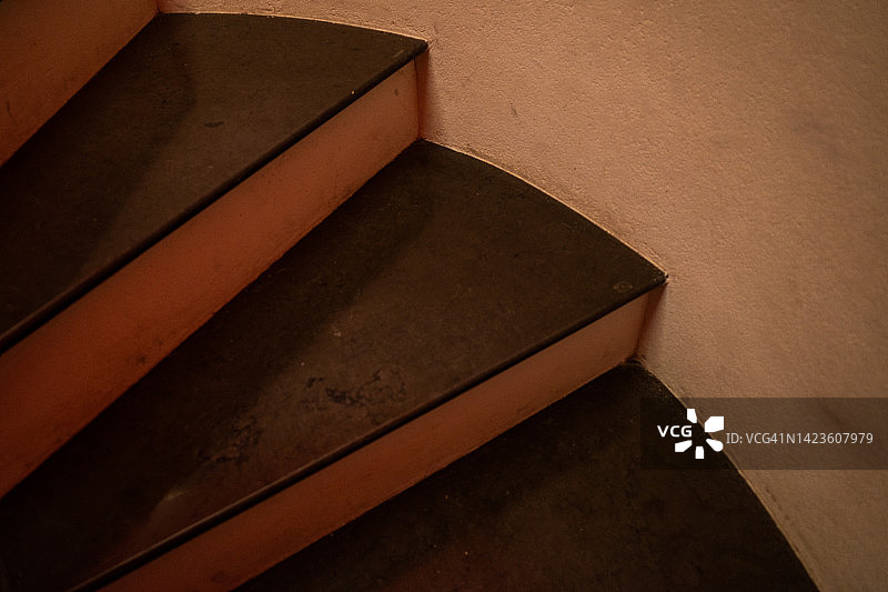 室内螺旋楼梯图片素材