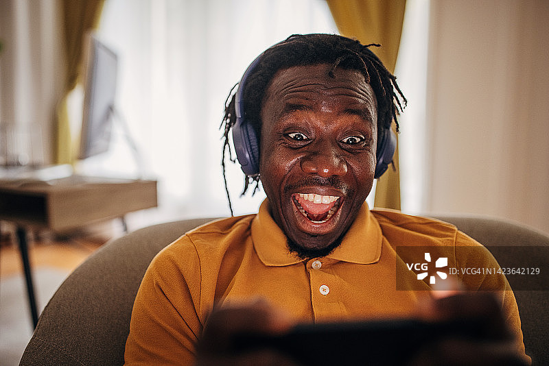 市场上色彩鲜艳的儿童发夹图片素材