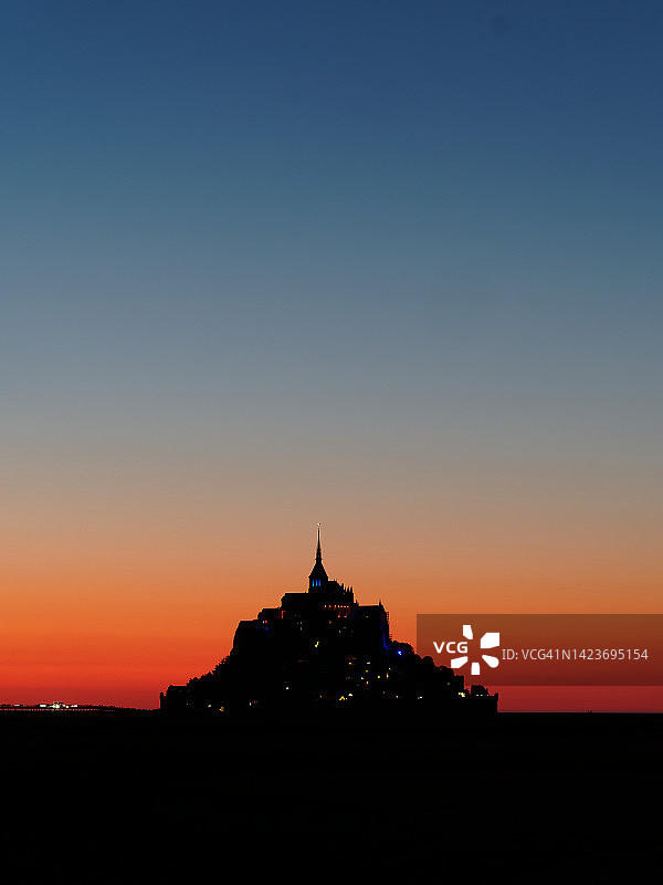 夕阳下的圣米歇尔山图片素材