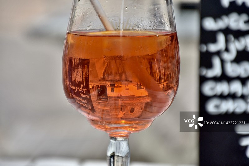 午后小酌图片素材