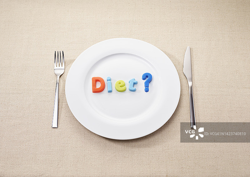 写有“diet”字样的白色餐盘图片素材