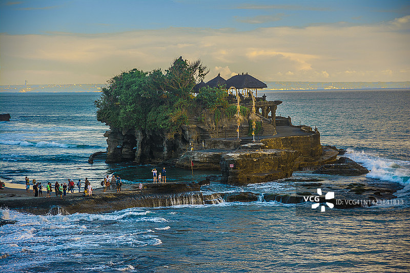 海神庙：巴厘岛的古老遗产建筑图片素材