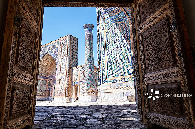 乌兹别克斯坦撒马尔罕的列吉斯坦广场图片素材