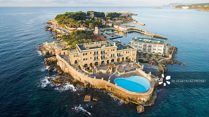 法国邦多尔海岸本多尔岛的鸟瞰图图片素材