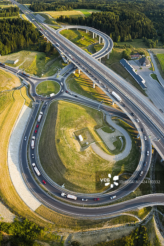 波兰克拉科夫和扎科帕内之间的新S7高速公路图片素材