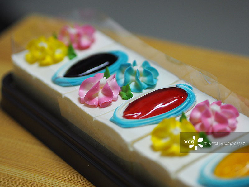 彩色奶油蛋糕图片素材