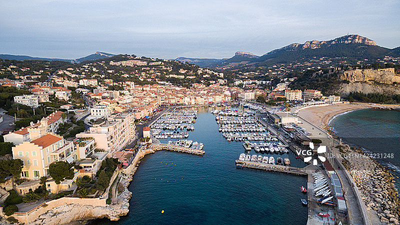 卡西斯港口俯瞰图 - 法国普罗旺斯图片素材