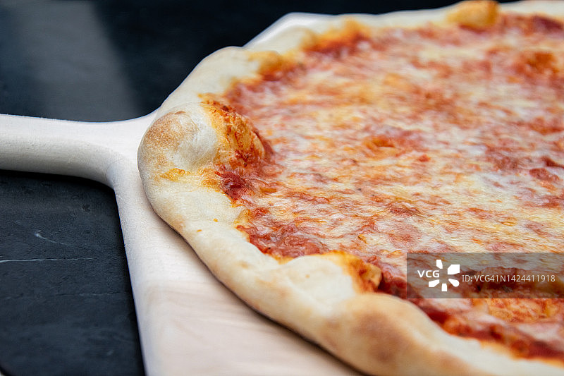 地道纽约芝士披萨图片素材