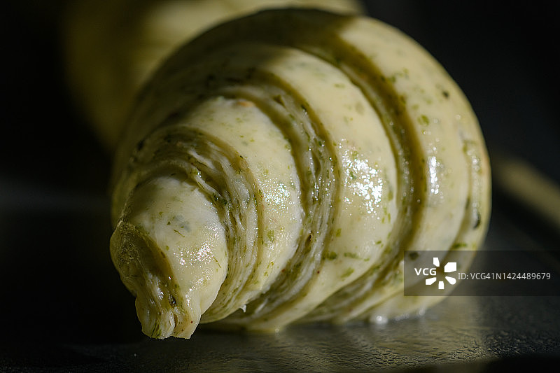 羊角面包面团特写图片素材