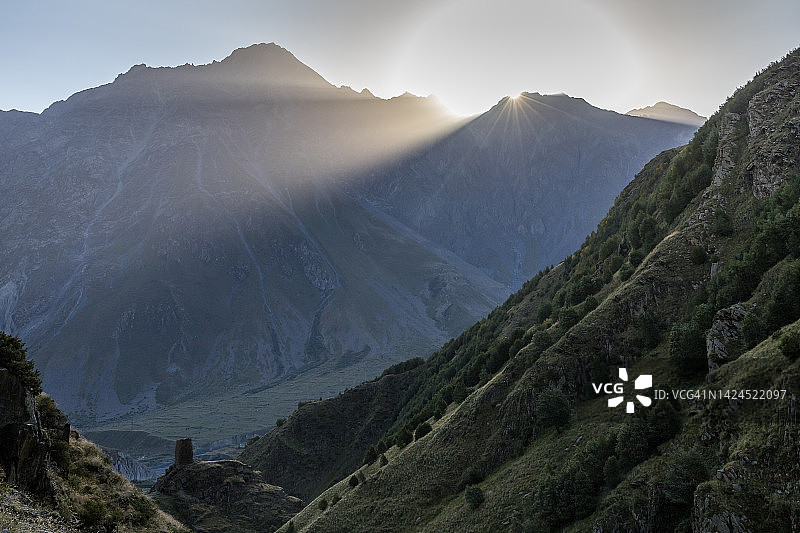 山脉日出图片素材