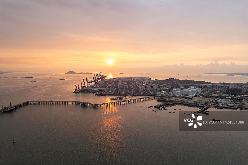 日出商业码头景观图片素材