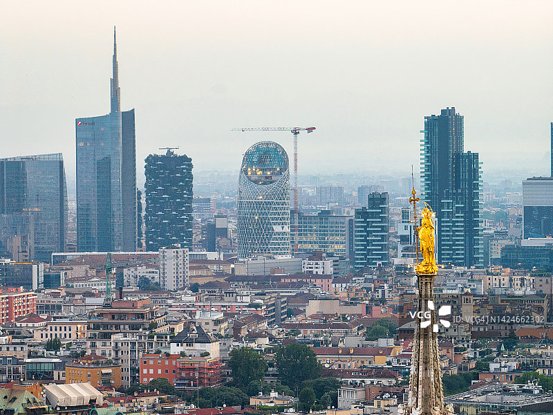 意大利米兰主教座堂广场的航拍照片图片素材