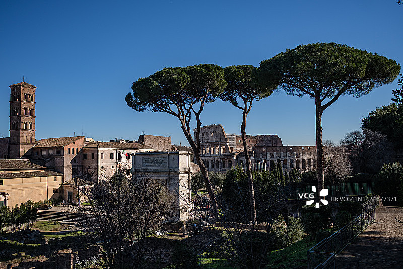 古老与现代的罗马图片素材