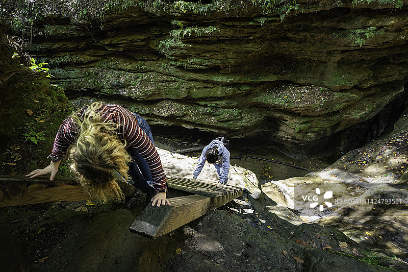 在印第安纳州特基伦州立公园徒步旅行图片素材