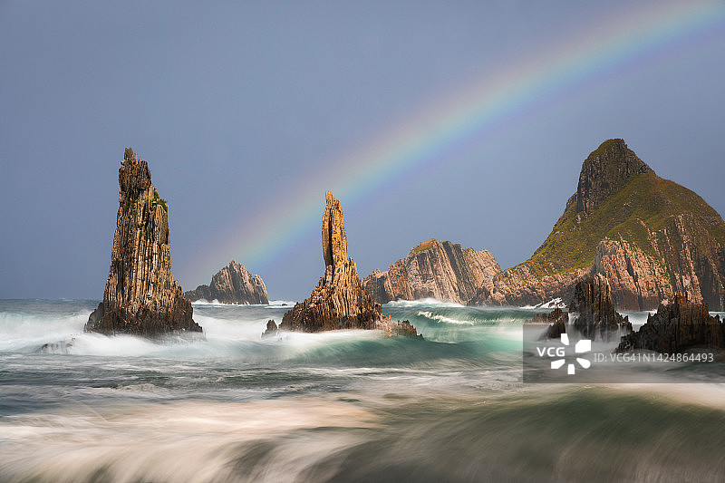 阿斯图里亚斯海岸的锋利岩层，西班牙图片素材