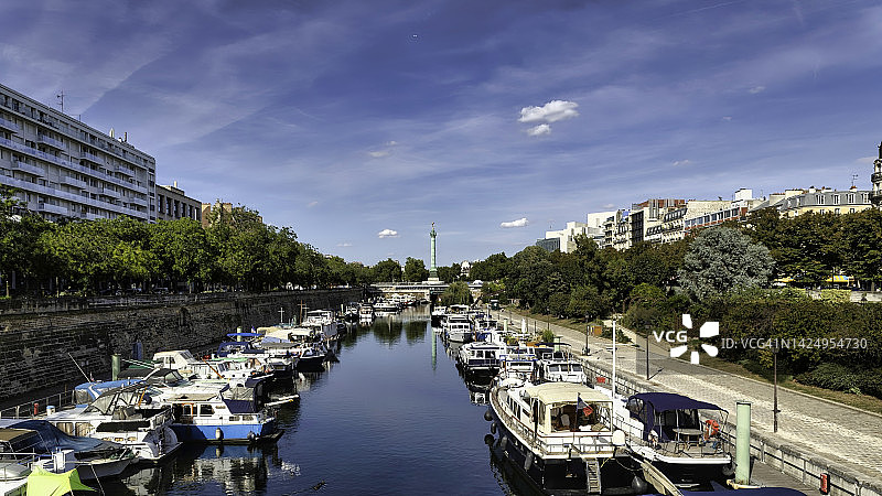 巴黎阿森纳和巴士底港口图片素材