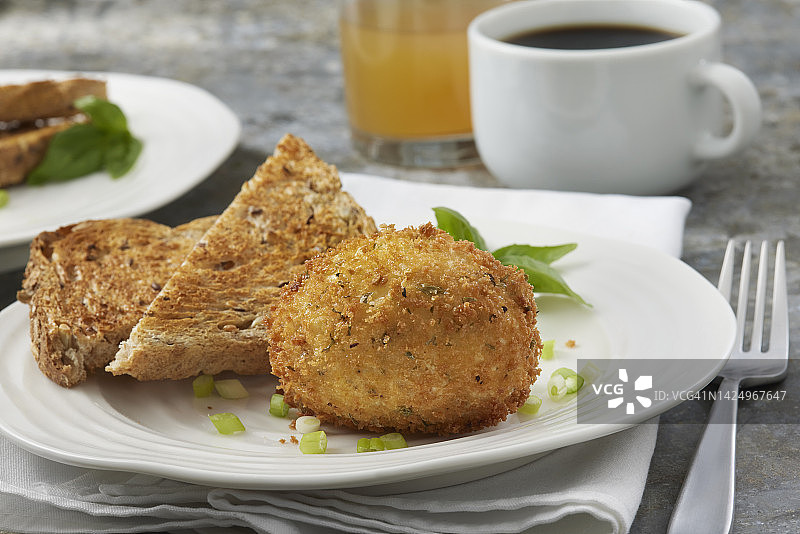 香脆炸半熟鸡蛋图片素材