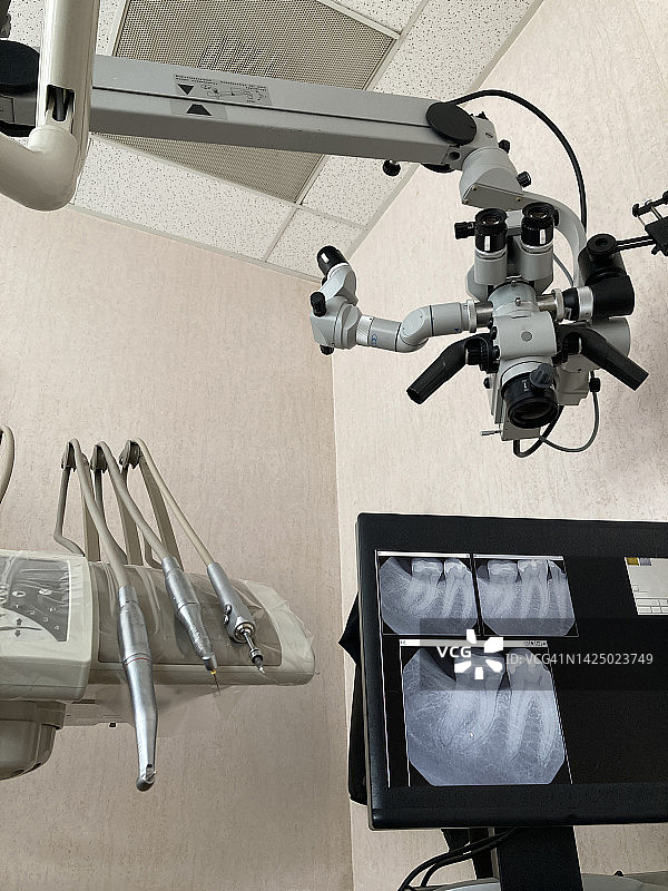 牙髓病医生诊所的根管牙科手术的数字牙科X光片图片素材