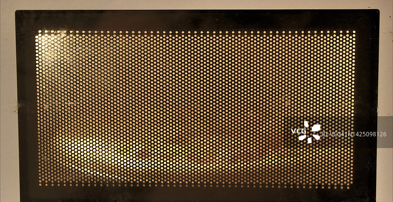 微波炉加热冷冻披萨图片素材