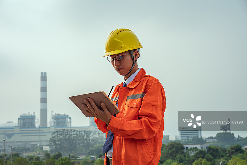 工程师使用平板电脑图片素材