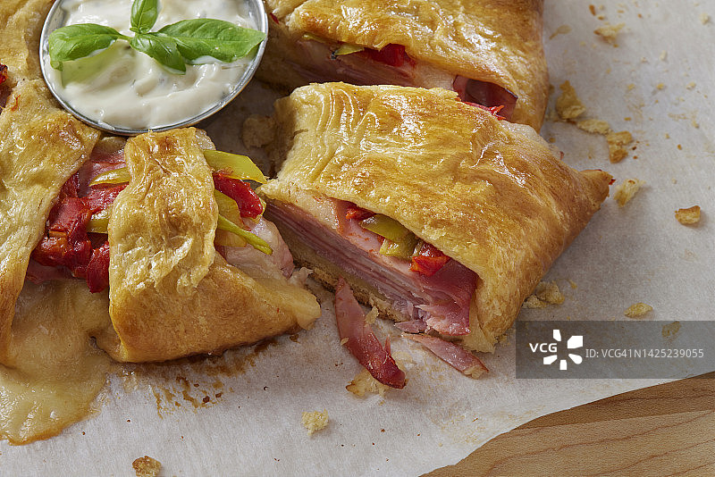 意大利新月戒指图片素材