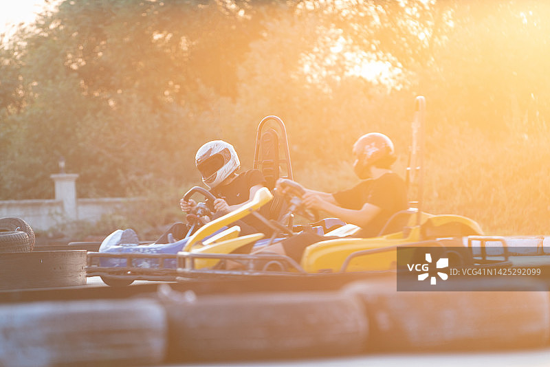 卡丁车比赛图片素材