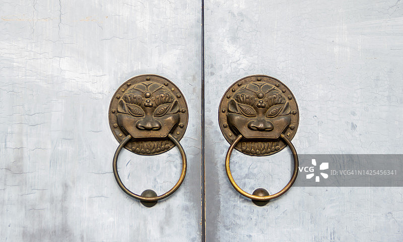 古董东方门环的特写图片素材