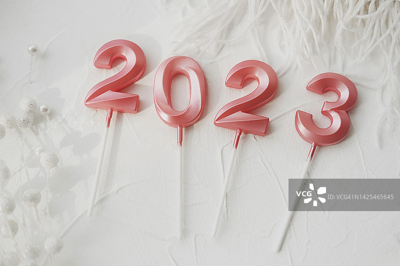 流苏和珠宝中的木棍数字2023图片素材