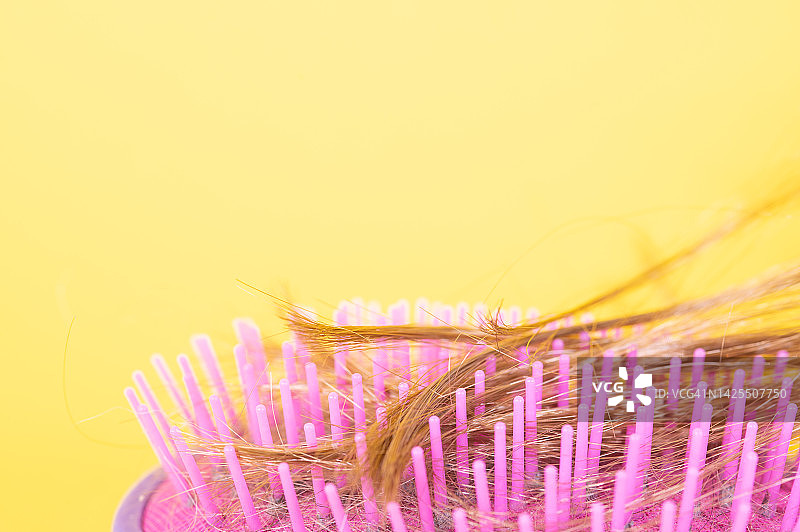 癌症治疗可能导致大量脱发图片素材