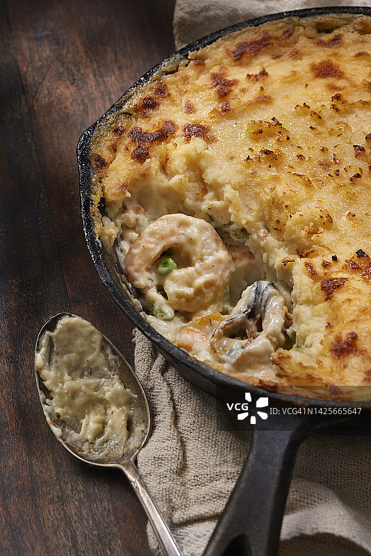 奶酪土豆泥焗海鲜派图片素材