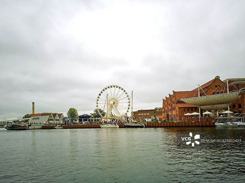 波兰格但斯克奥洛维扬卡岛和莫特拉瓦河码头图片素材