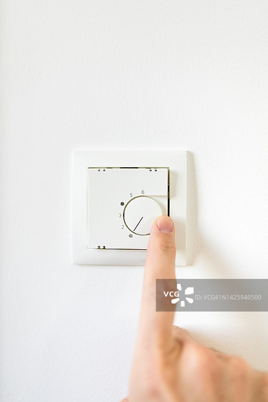 家庭供暖恒温器节能图片素材