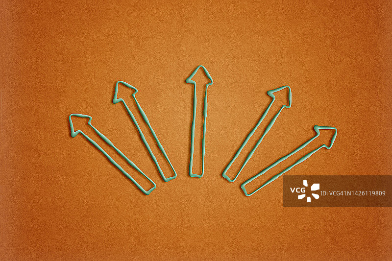 指向不同方向的黏土箭头图片素材