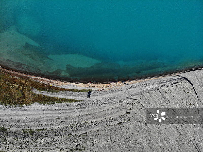 中国西藏的自然风光。西藏湖泊和雪山的背景材料。旅行的目的地。图片素材