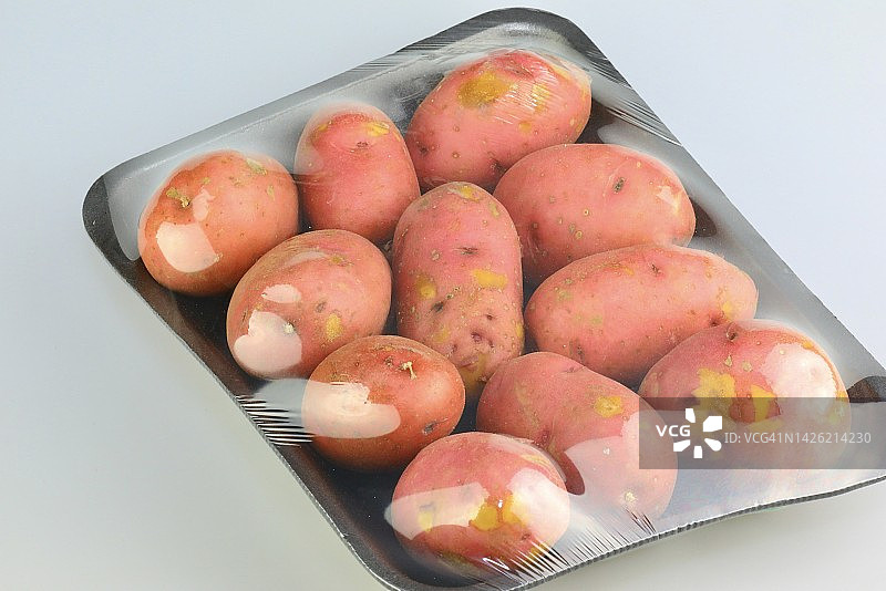 预包装容器中的土豆图片素材