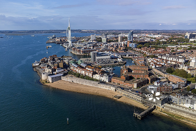 朴茨茅斯港鸟瞰图，含主帆塔和老朴茨茅斯图片素材