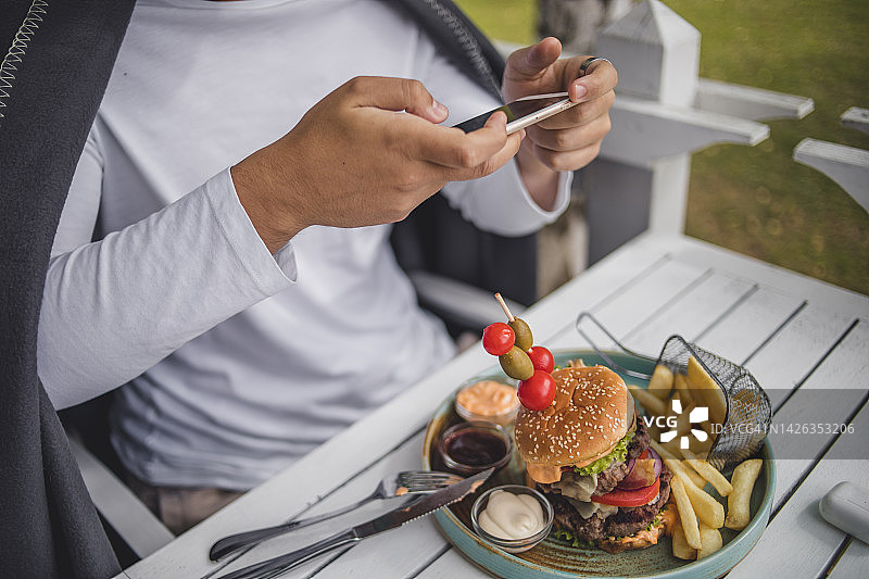 我喜欢这个大汉堡的味道图片素材
