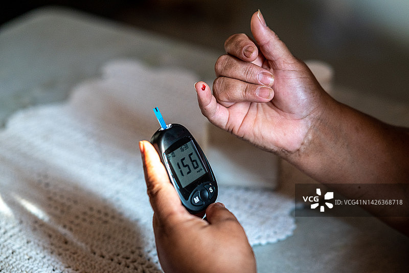 居家呵护健康图片素材