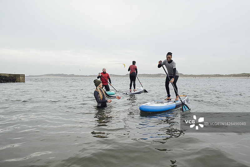站立式划桨图片素材