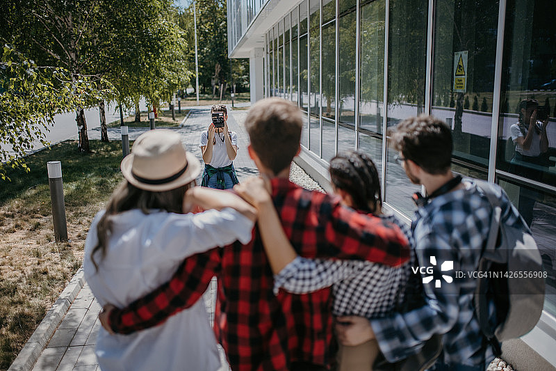 保留大学第一天的记忆图片素材