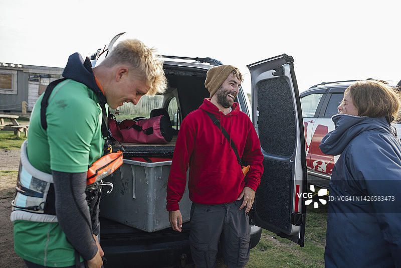 迫不及待地想下水图片素材