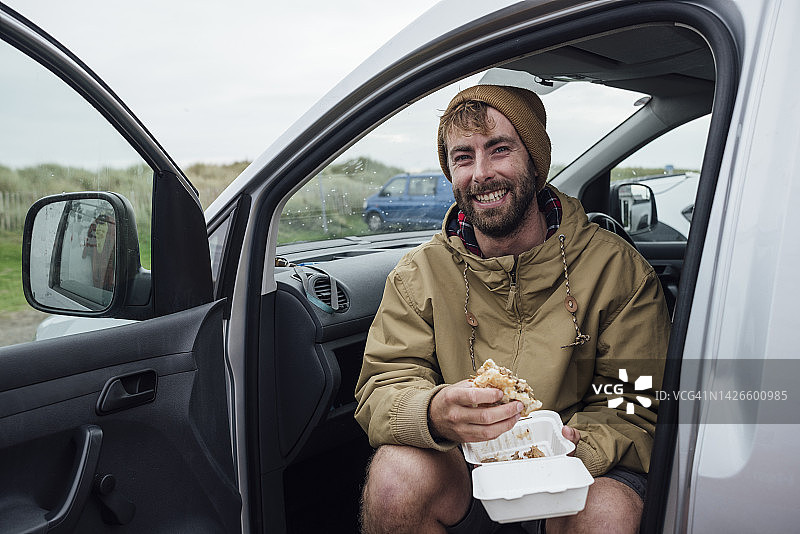 冲浪者吃零食图片素材