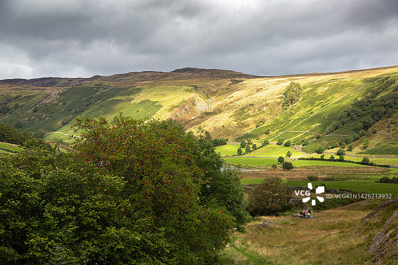 沃特恩德拉斯山坡光线图片素材