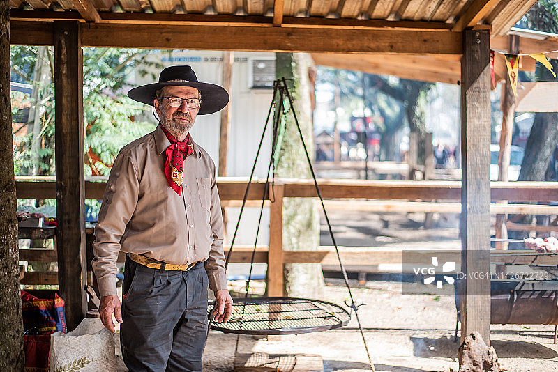 高乔人在法鲁皮利亚营地图片素材