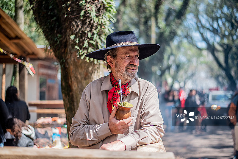 高乔人在法鲁皮利亚营地图片素材