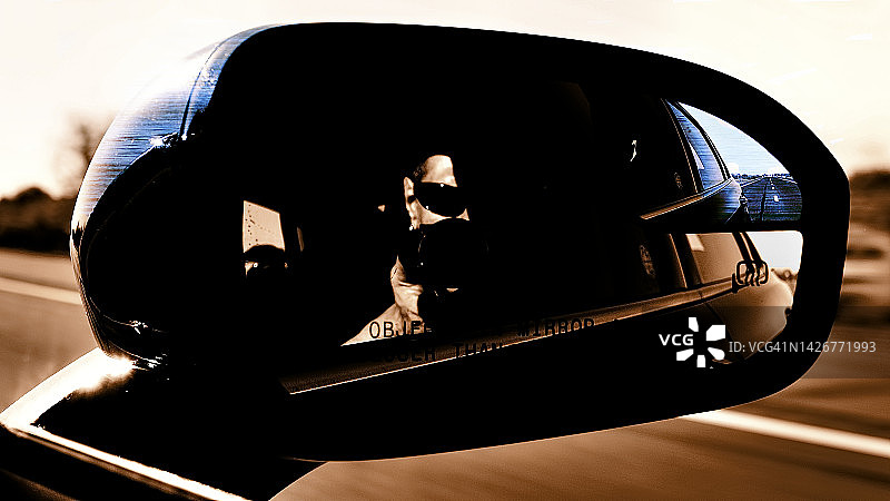 过去驱动未来图片素材