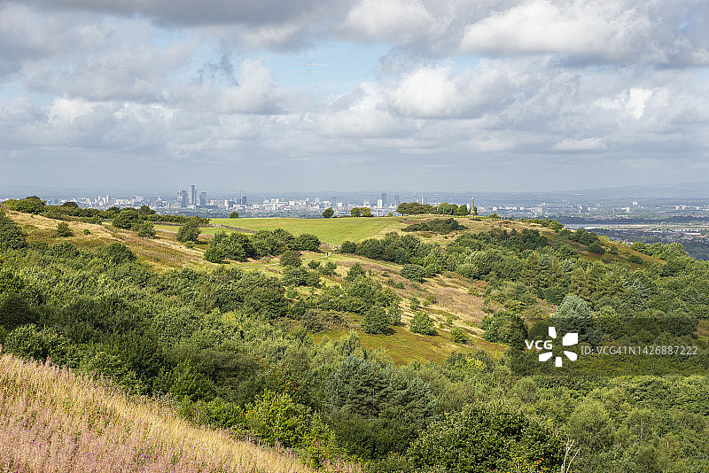 韦内思洛乡村公园，位于大曼彻斯特海德附近的泰姆赛德图片素材