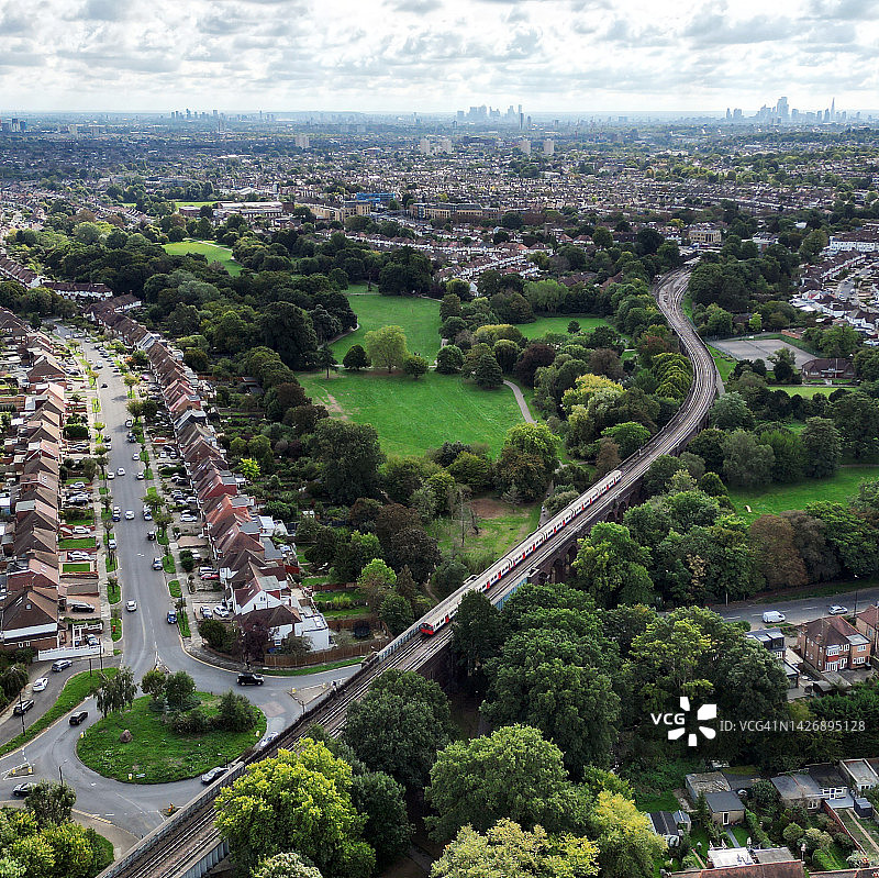 开往伦敦的列车图片素材