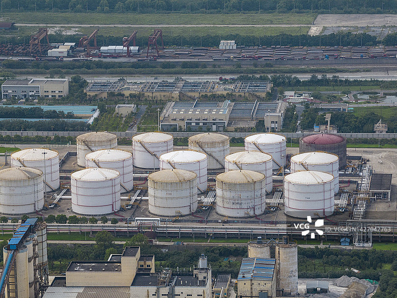 液态化学品和石化产品储罐图片素材