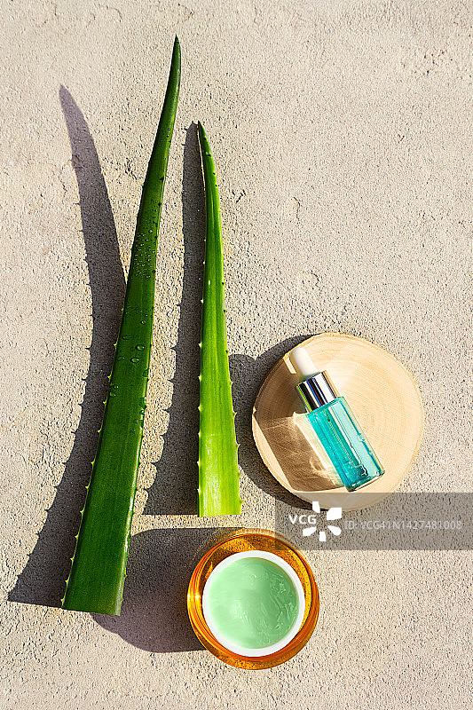 芦荟美容产品和芦荟叶图片素材